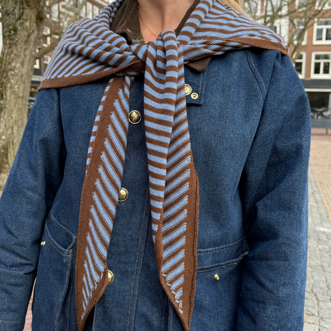 Bufanda triangular - Toffee - Rayas marrones y azules - Grande