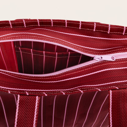 Tote de nailon reciclado - Rayas burdeos
